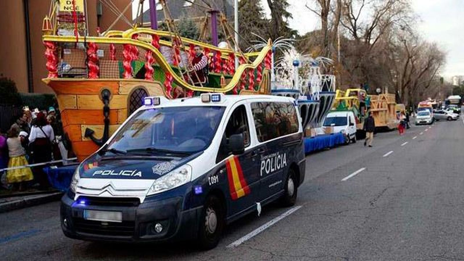 Las Cabalgatas de Reyes dan inicio en Madrid marcadas por fuertes medidas de seguridad