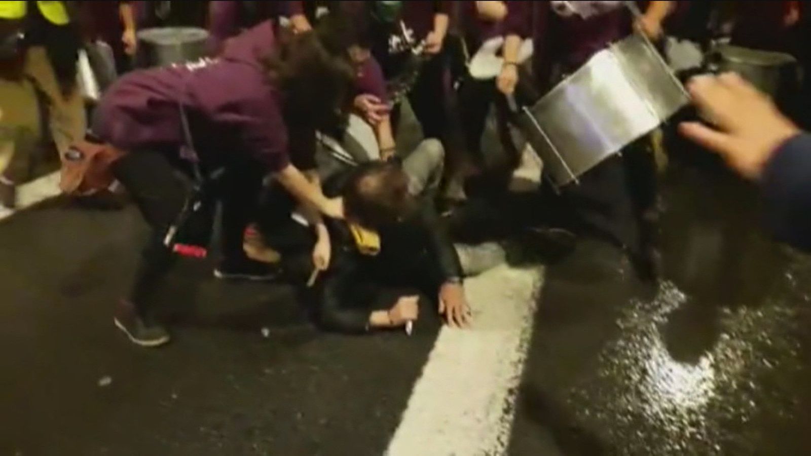 Detenido un hombre tras irrumpir con una navaja en la manifestación de Granada