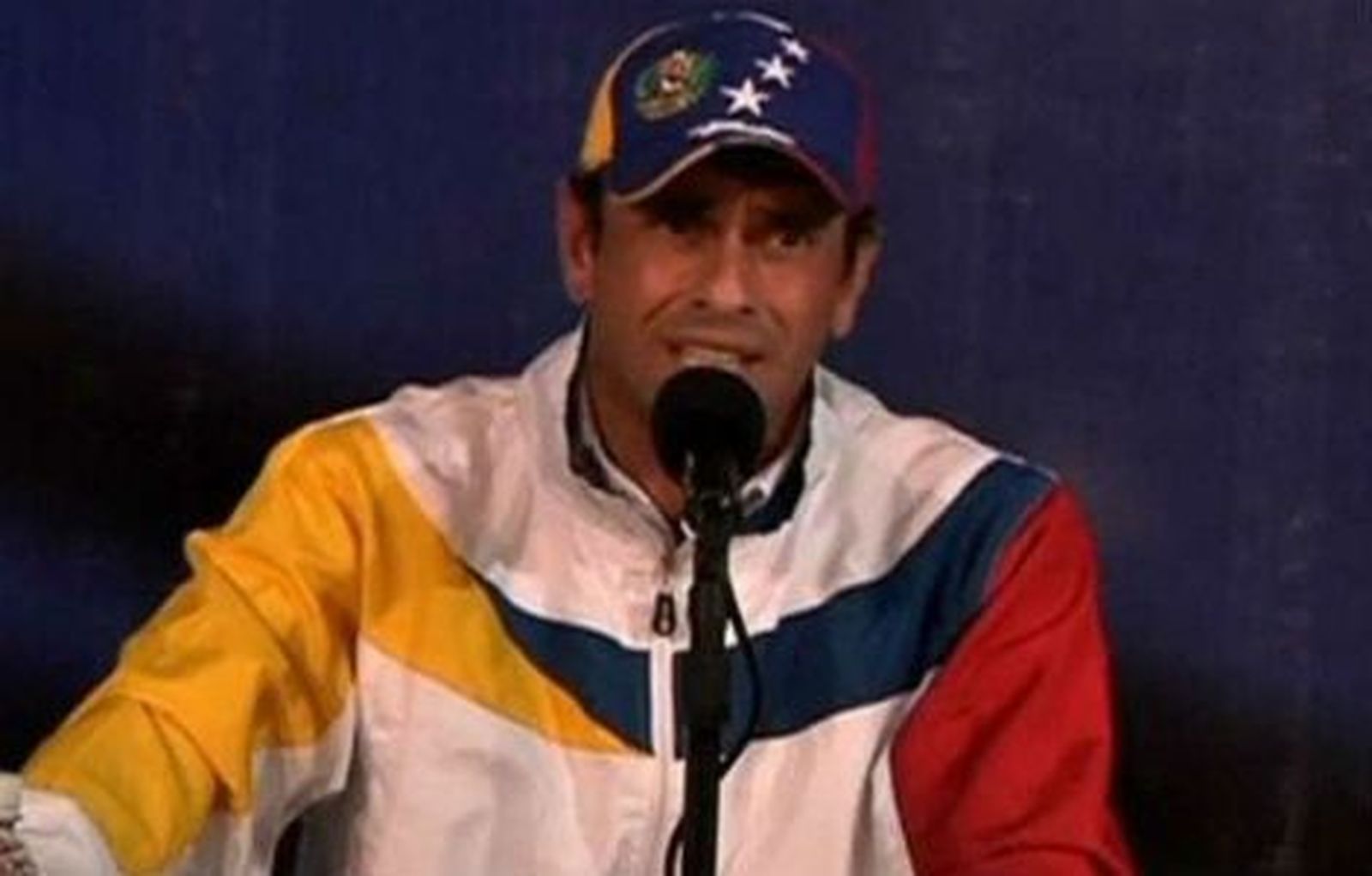 Capriles afirma que nadie puede cansarse ni tirar la toalla