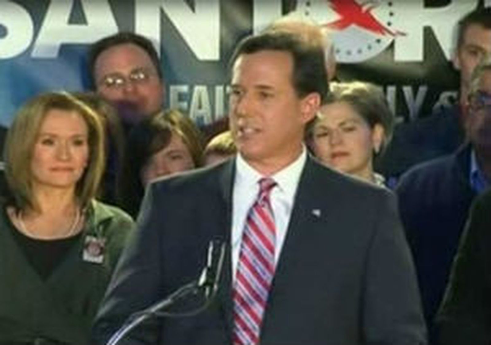 Los "caucus" de Iowa arrojan un empate técnico entre Santorum y Romney