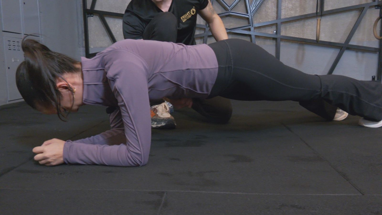 Cómo prevenir el dolor lumbar: 3 ejercicios perfectos para tu día a día