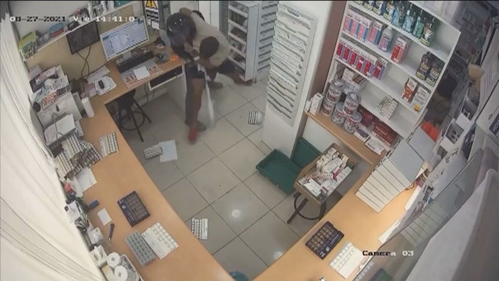 Un atracador asesta 30 puñaladas a un farmacéutico de Barcelona