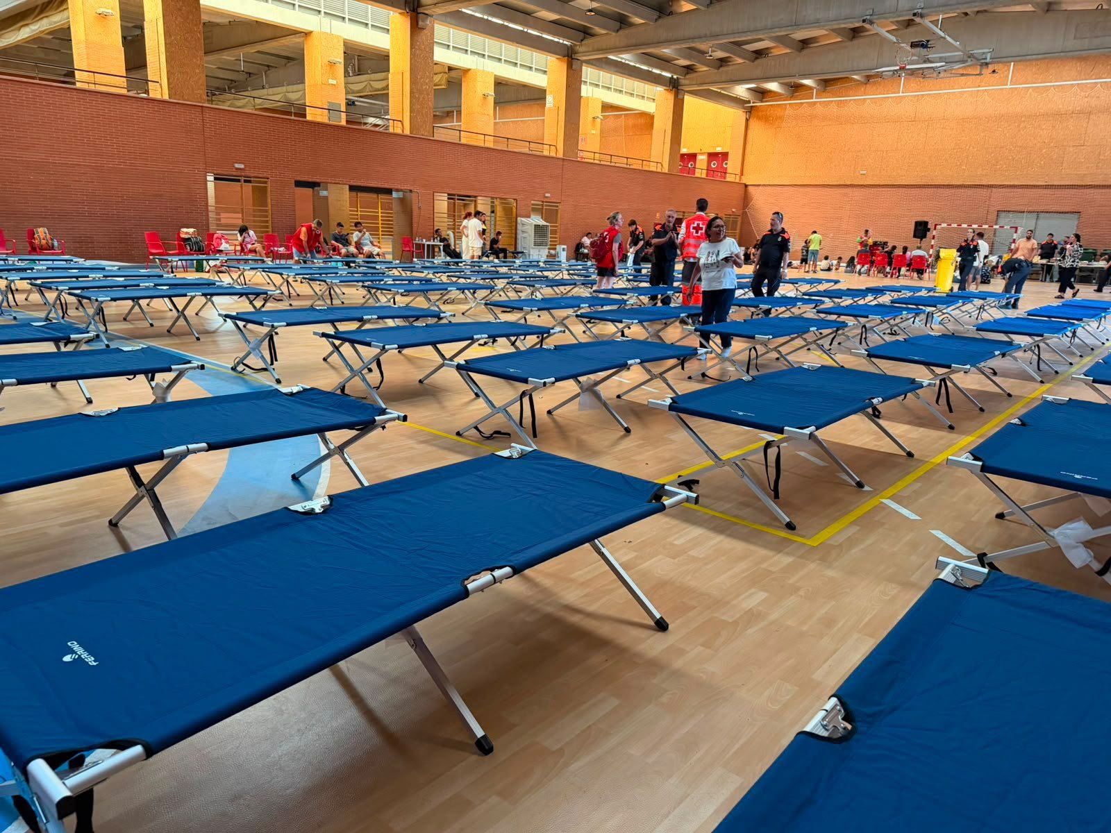 Servicios de emergencias sanitarias en puntos de acogida en Madrid