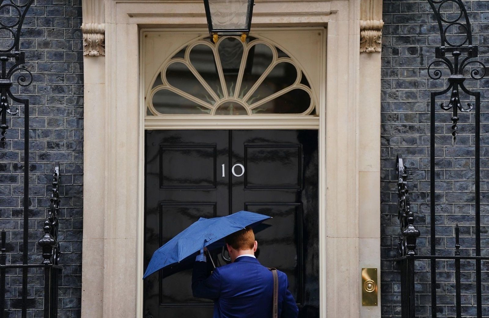 Se abre el proceso para nombrar nuevo primer ministro británico