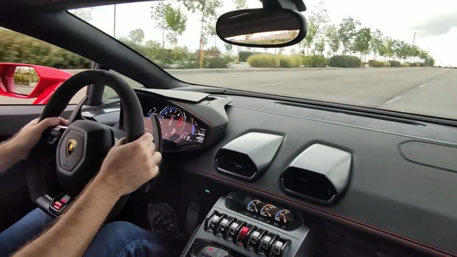 Detenido un 'youtuber' por grabarse conduciendo a 233 km/h en la M-45