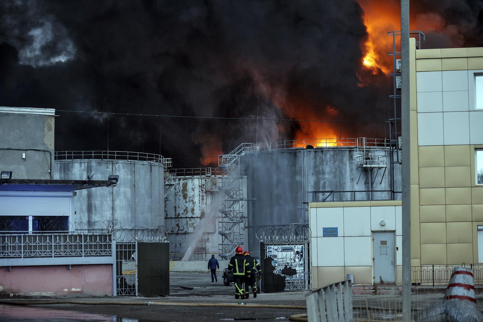 Atacada con misiles una refinería en la ciudad de Odesa