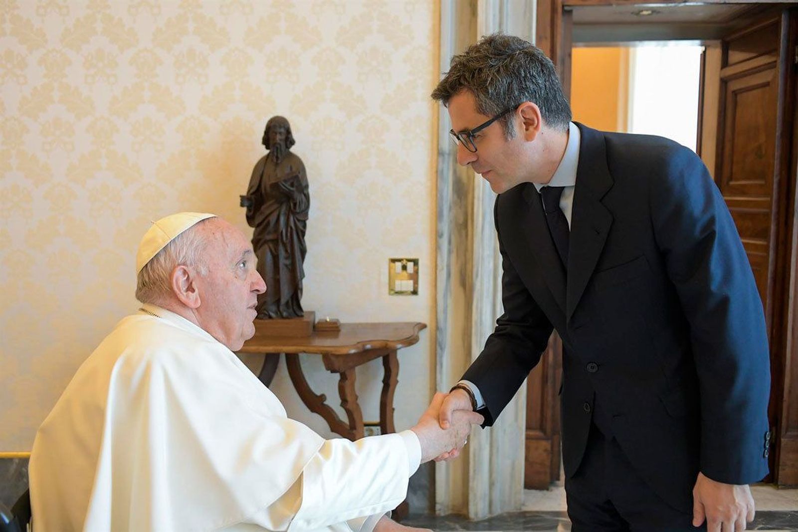 Bolaños se entrevista con el Papa y le traslada la voluntad de continuar el diálogo con la Iglesia