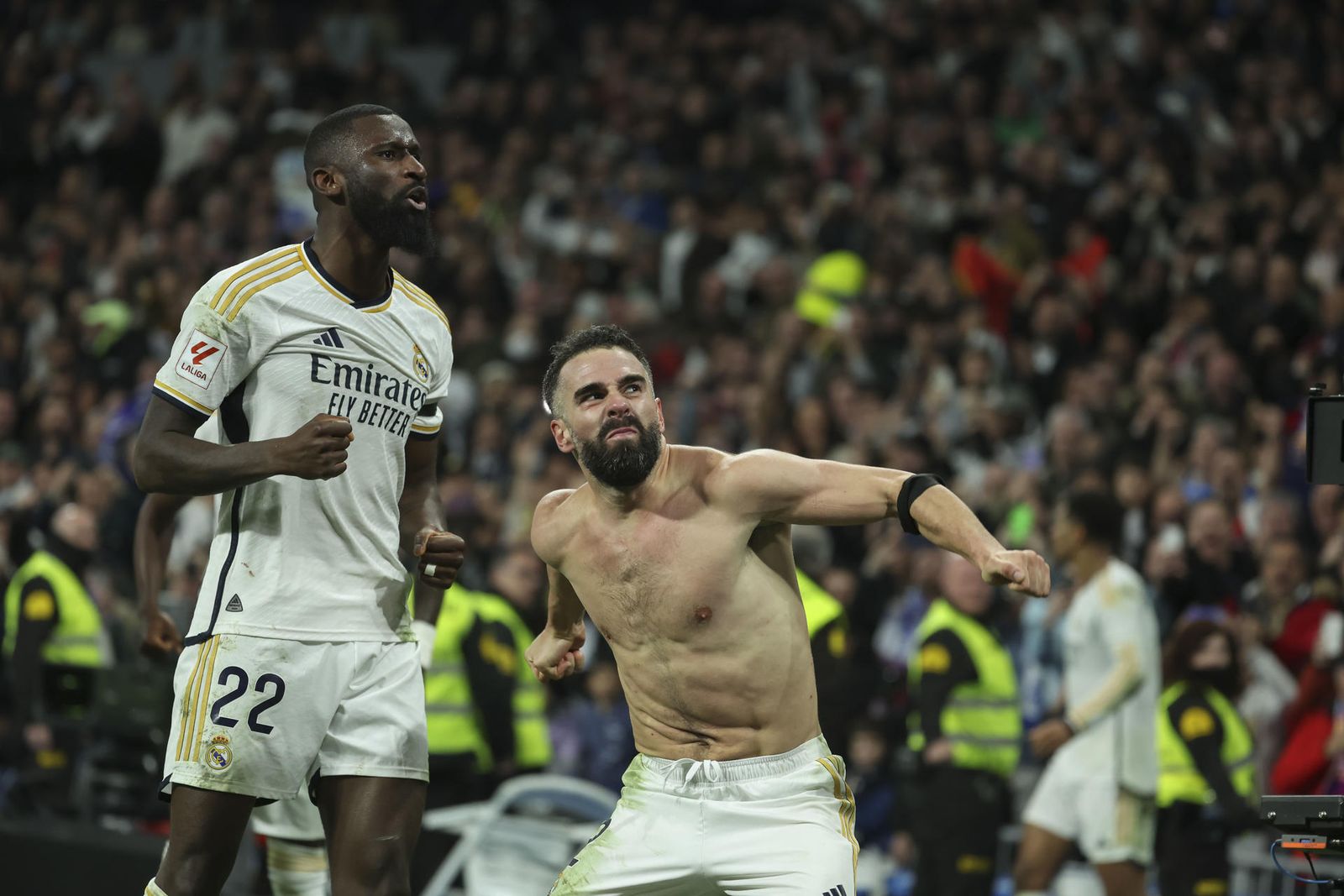 Dani Carvajal celebra el gol de la victoria ante el Almería