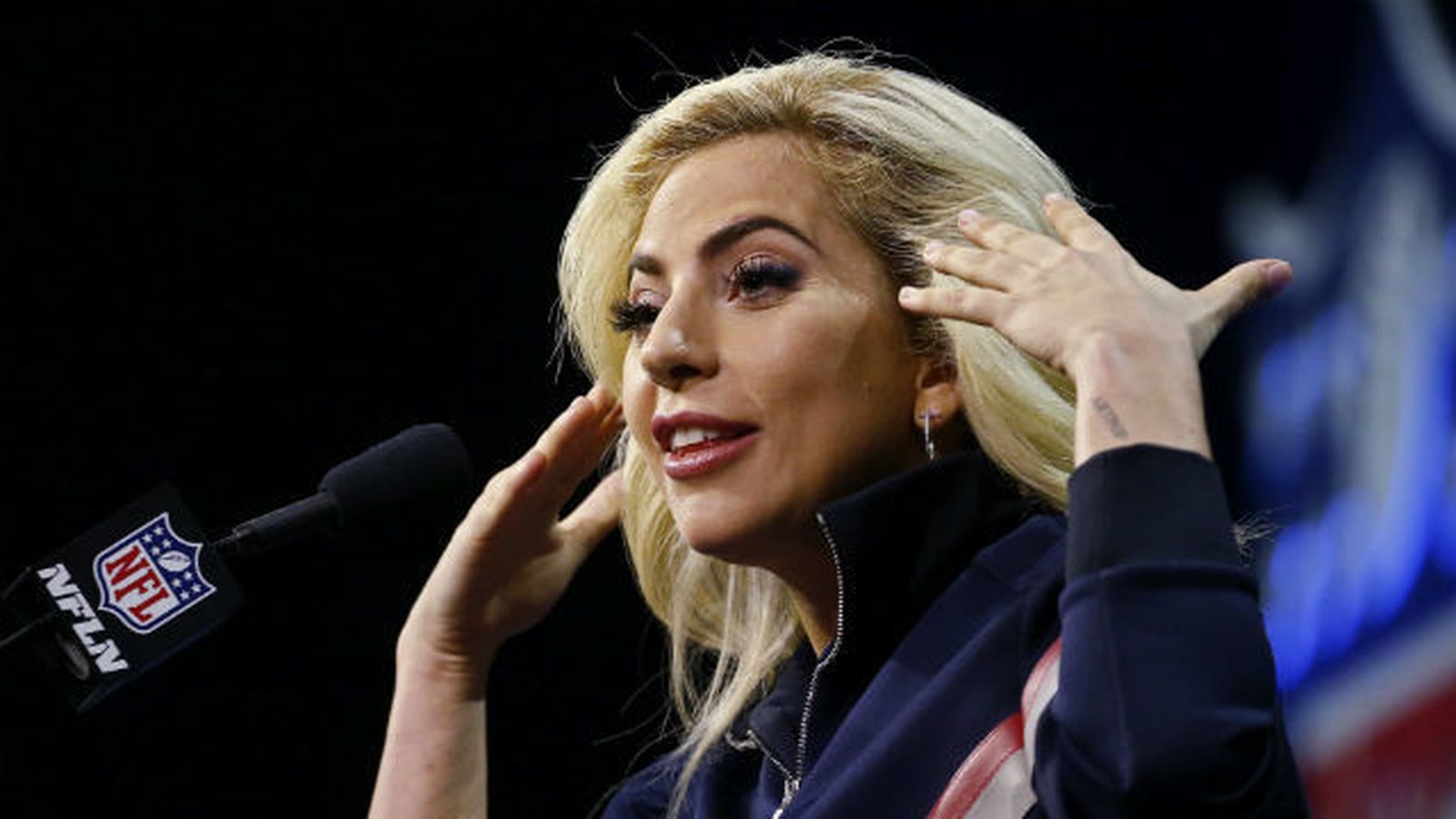 Lady Gaga anota touchdown antes de la Super Bowl