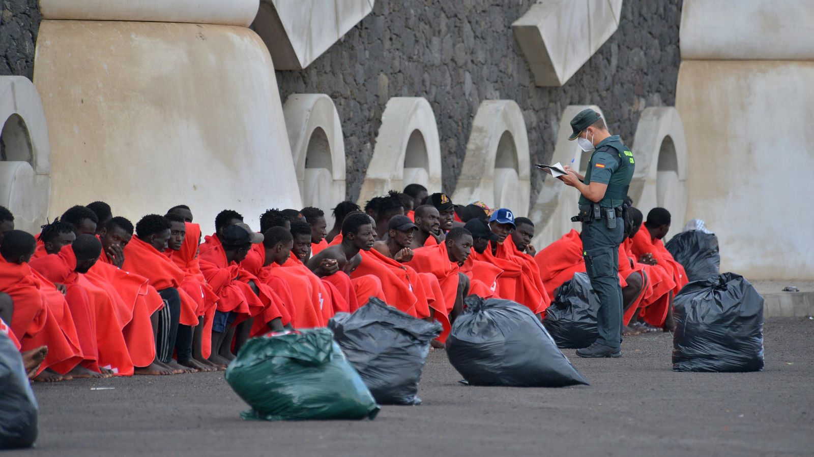 El Gobierno envía 647 migrantes menores no acompañados a la Comunidad de Madrid y excluye a Cataluña y País Vasco