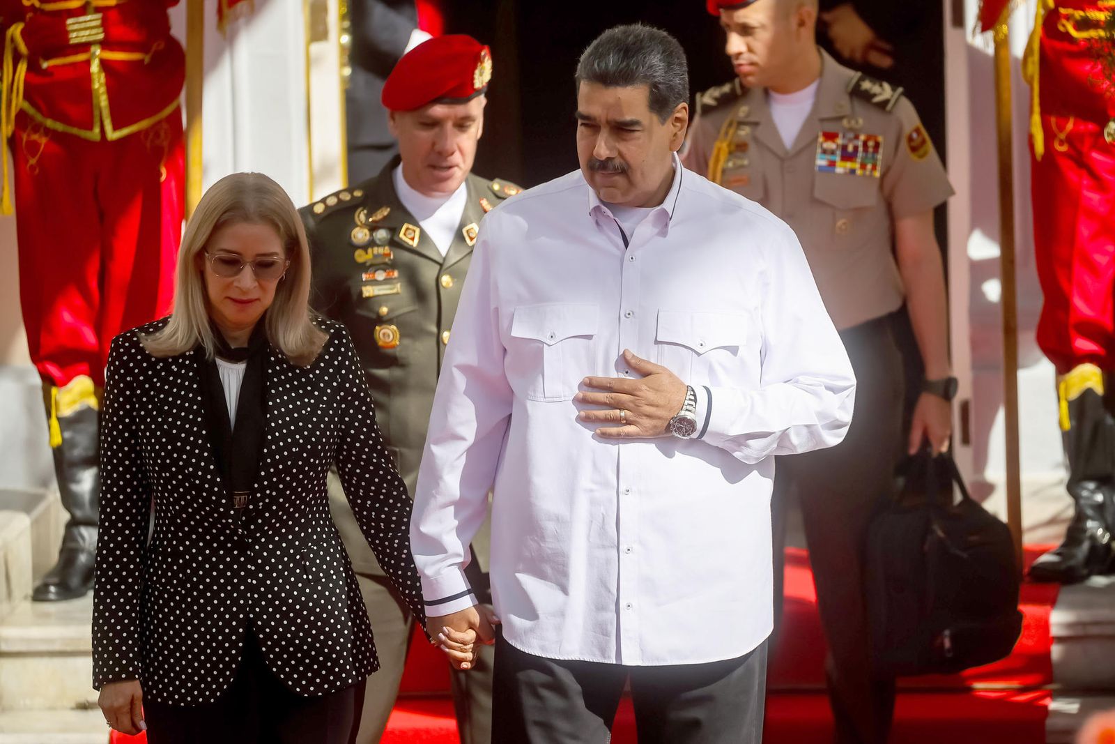 Nicolás Maduro, acompañado de su esposa Cilia Flores durante un acto en Caracas en 2023