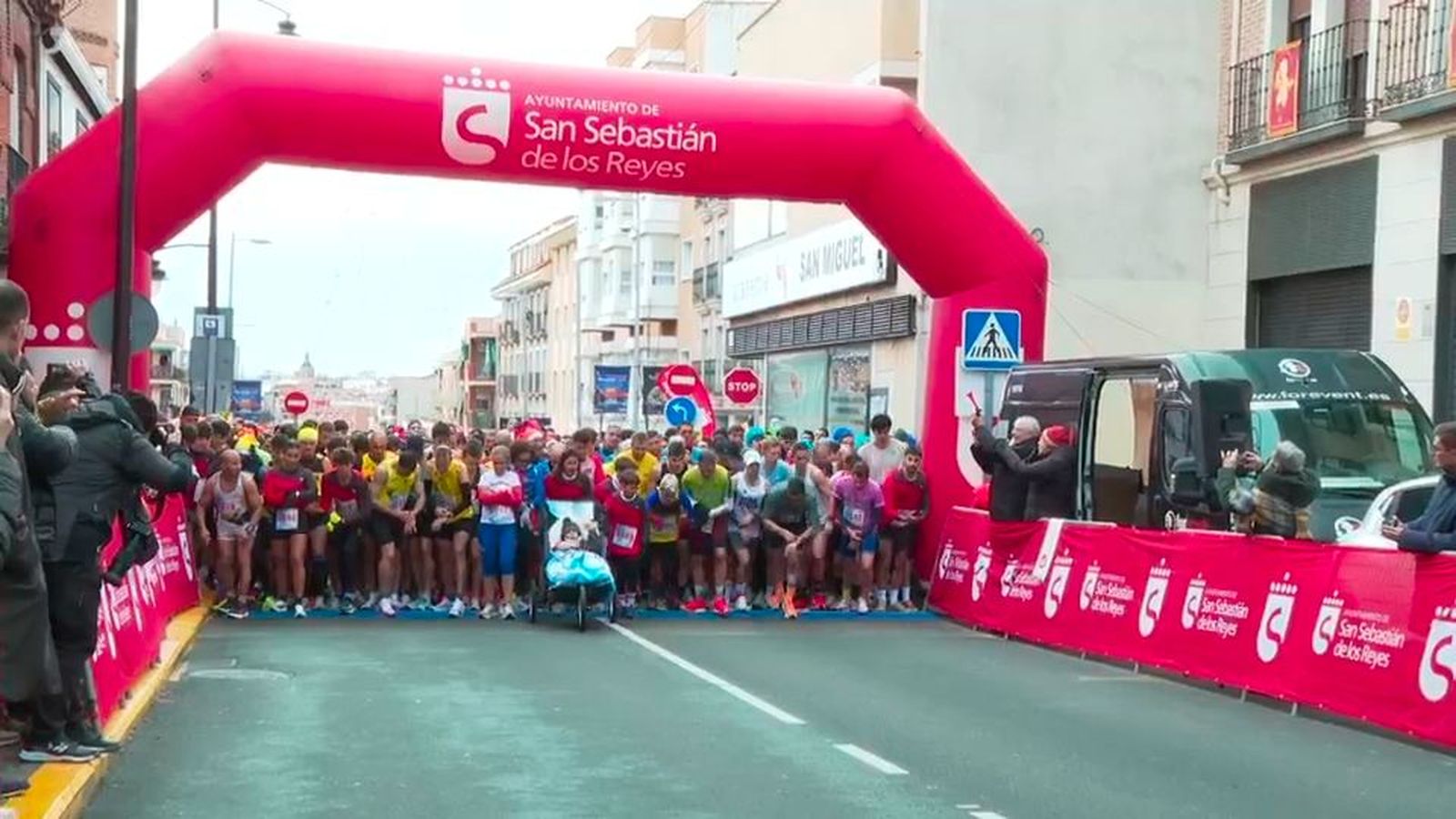 La San Silvestre solidaria de San Sebastián de los Reyes reúne a 1.300 corredores