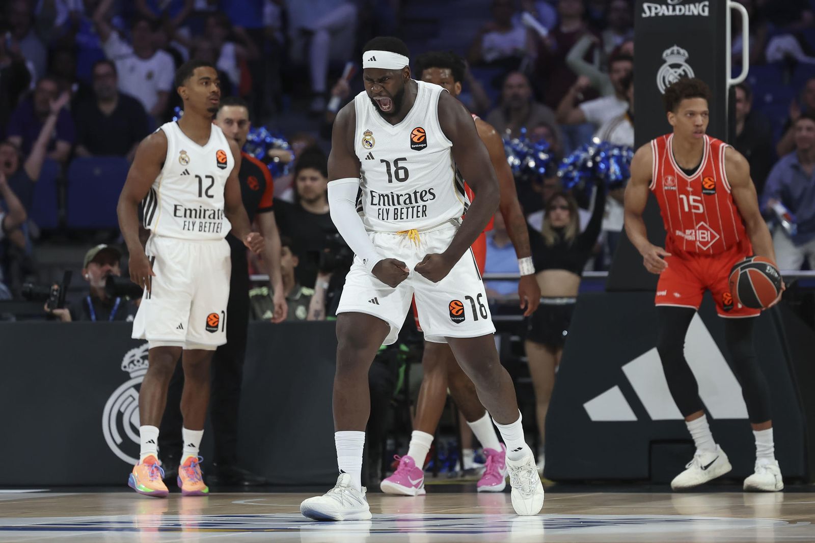 Garuba ante el Hapoel