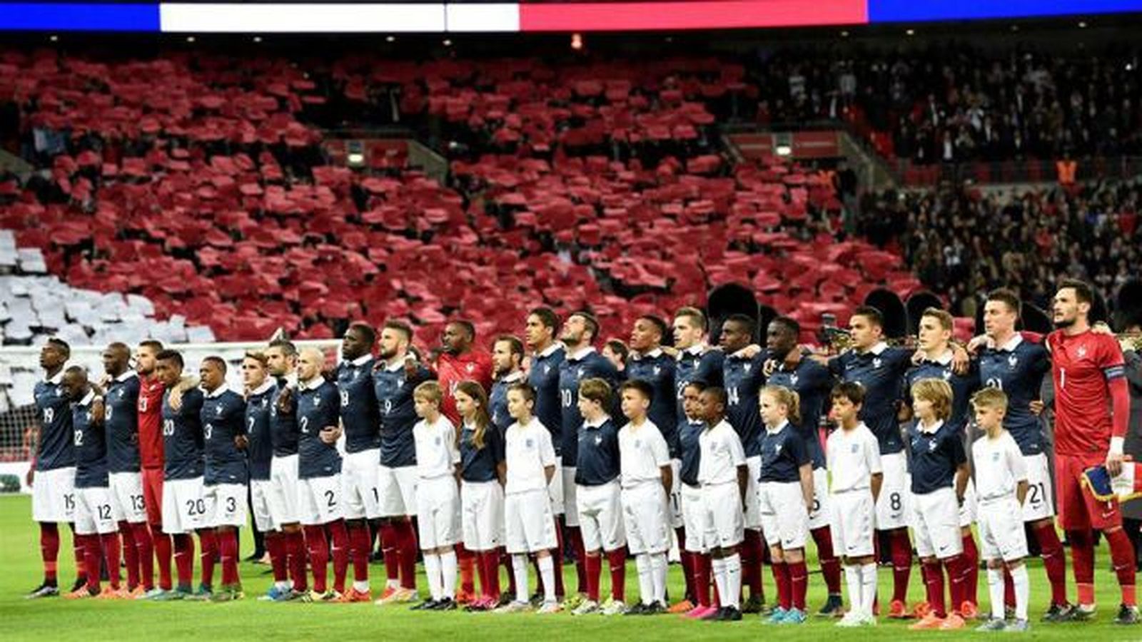 La Marsellesa atrona en Wembley como repulsa al terrorismo