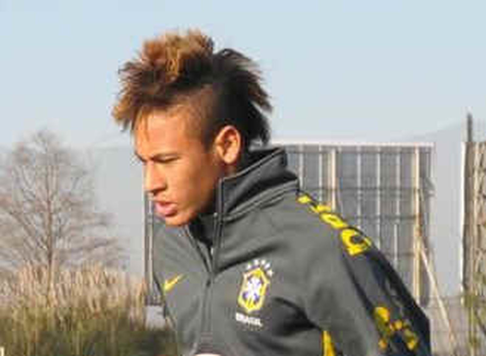 El presidente del Santos dice que Neymar no se va
