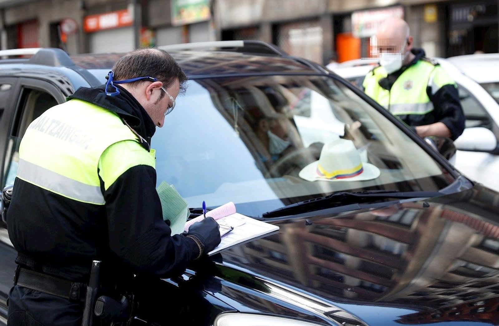Madrid suspende las multas del estado de alarma en trámite, pero no las firmes