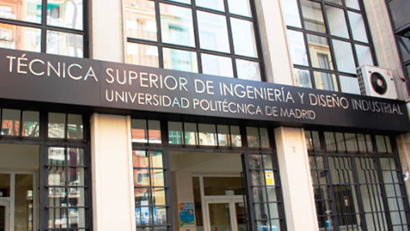 Empieza la huelga de limpieza en una de las escuelas de la Universidad Politécnica