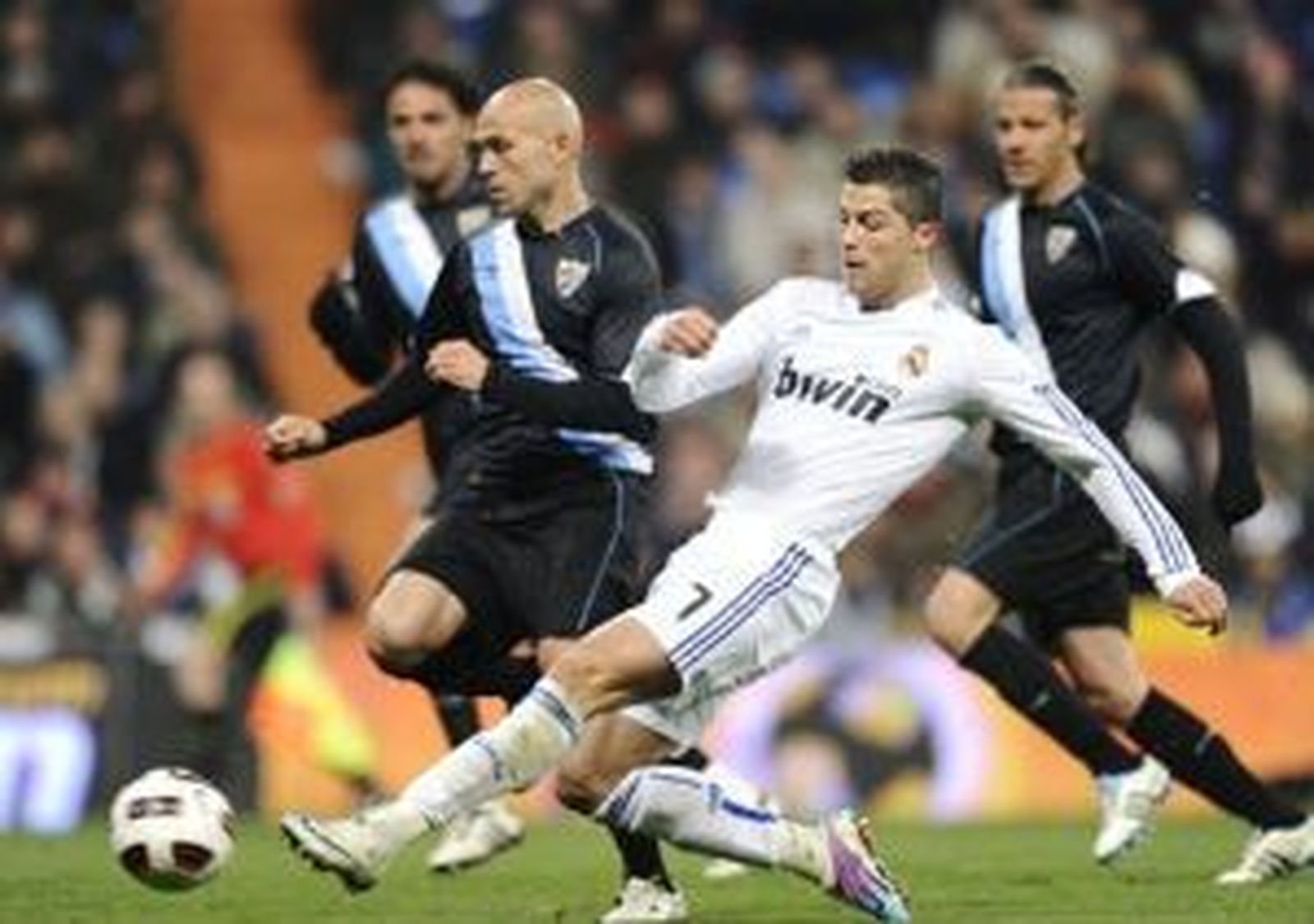 El Madrid hace lo que puede, golear a un débil Málaga que "no vino a jugar"