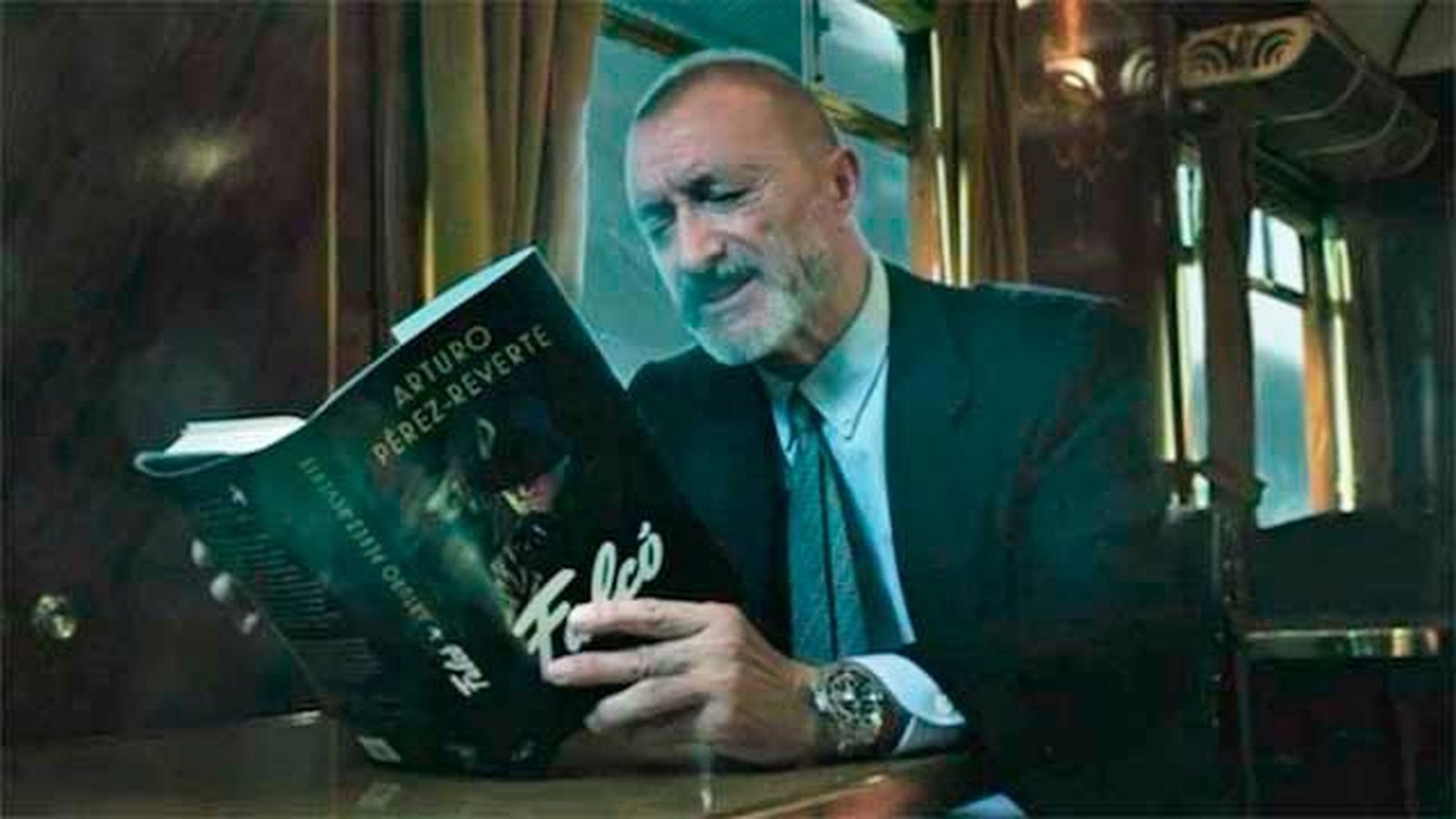 Pérez-Reverte se pasa a la novela de espionaje con 'Falcó'