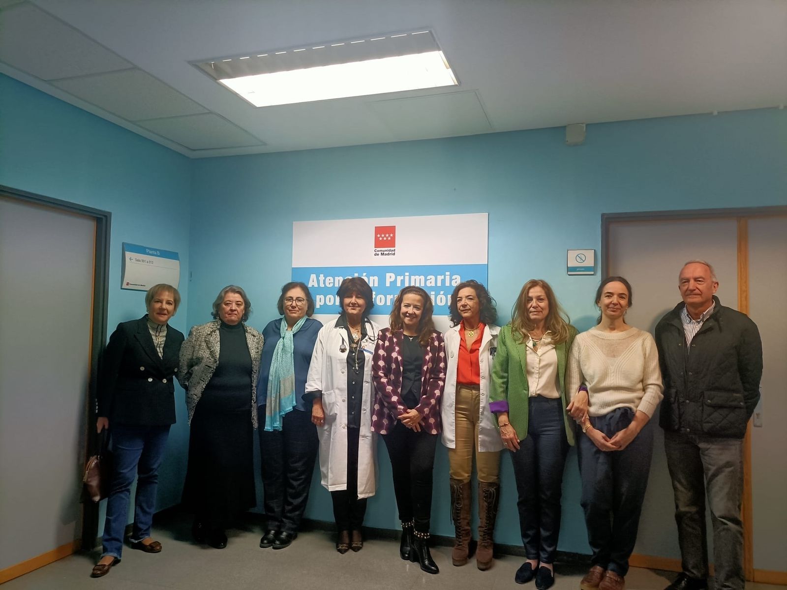 La consejera de Sanidad de la Comunidad de Madrid, Fátima Matute, visita el centro de salud de Canillejas