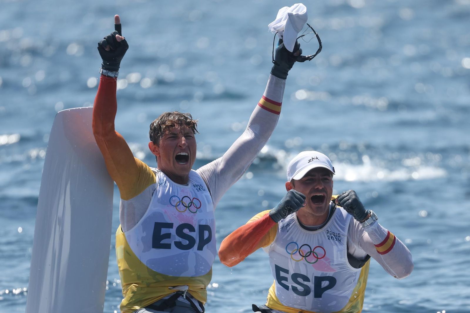 Botín y Trittel celebran el oro en París 2024 en la competición de vela 49er masculino