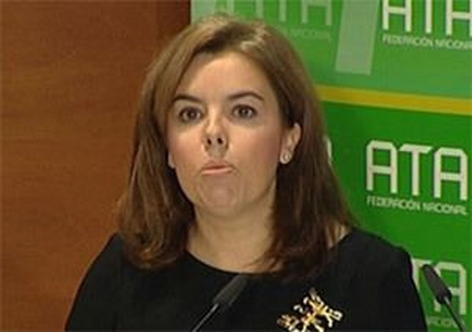 Sáenz de Santamaría augura financiación e incentivos fiscales para autónomos