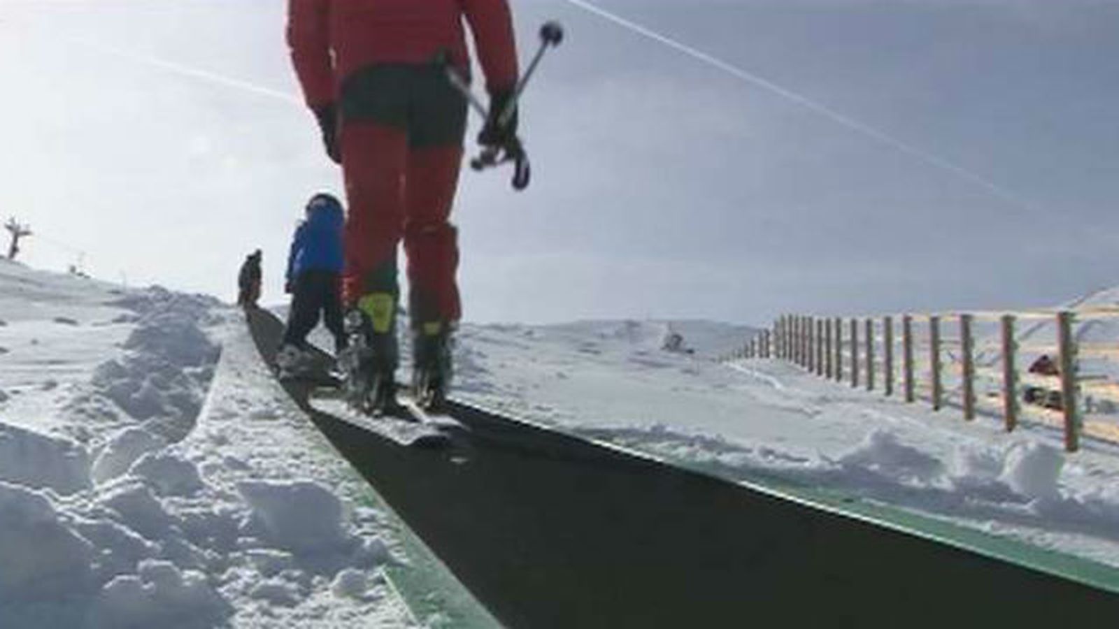 Valdesquí abre su primer fin de semana de la temporada una veintena de pistas