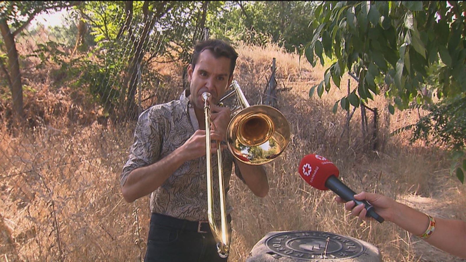 El misterio del músico que ensaya con su trombón junto a la M-30