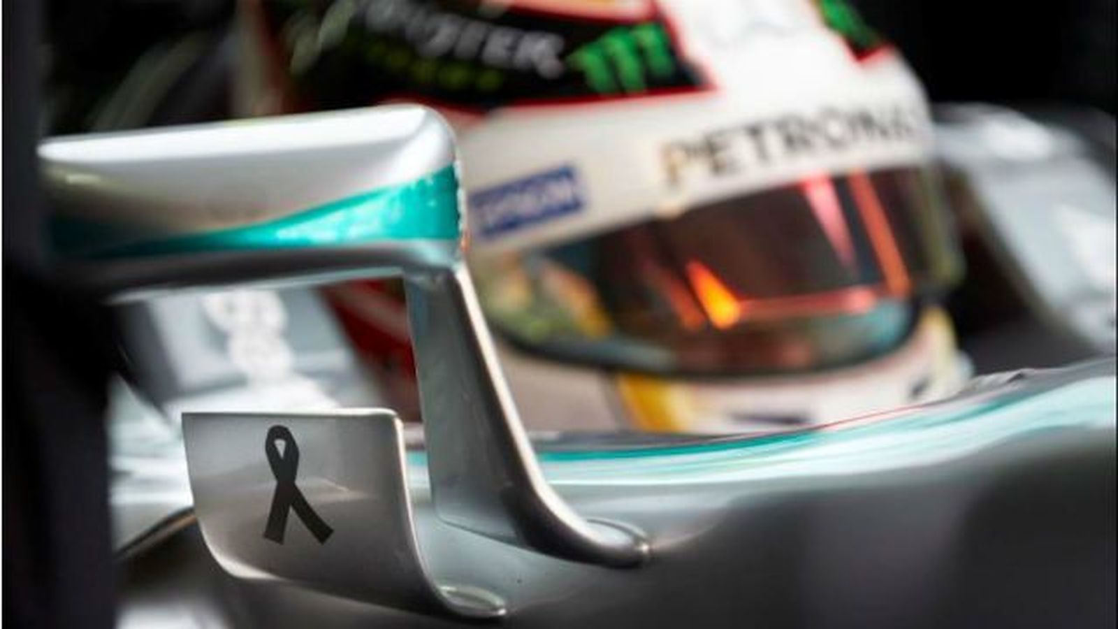 GP Malasia: Hamilton domina y Alonso retorna a pista 16º