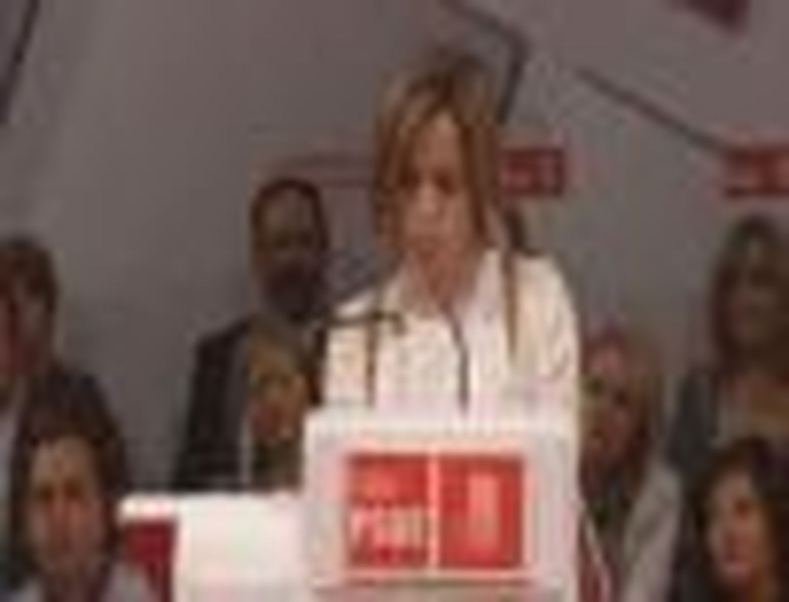Chacón habló en clave nacional y  criticó mucho a Rajoy