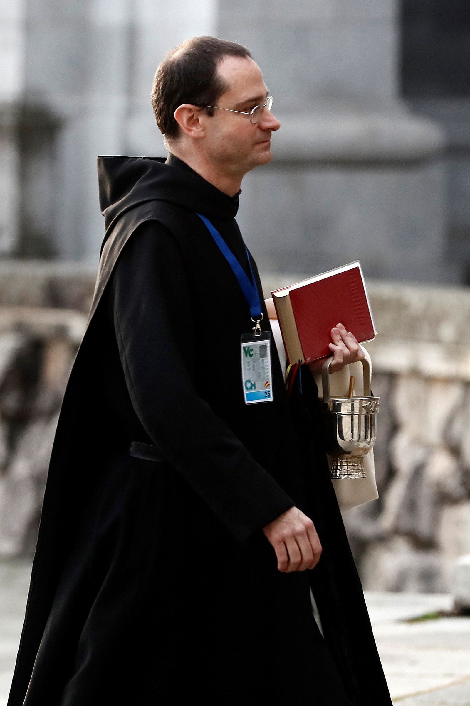 El prior de la Basílica, Santiago Cantera, a su llegada al Valle de los Caídos