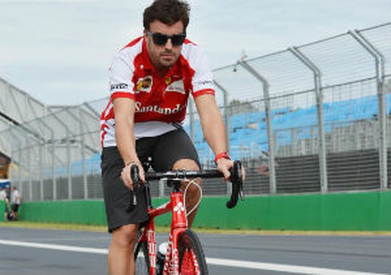 Fernando Alonso, en bicicleta