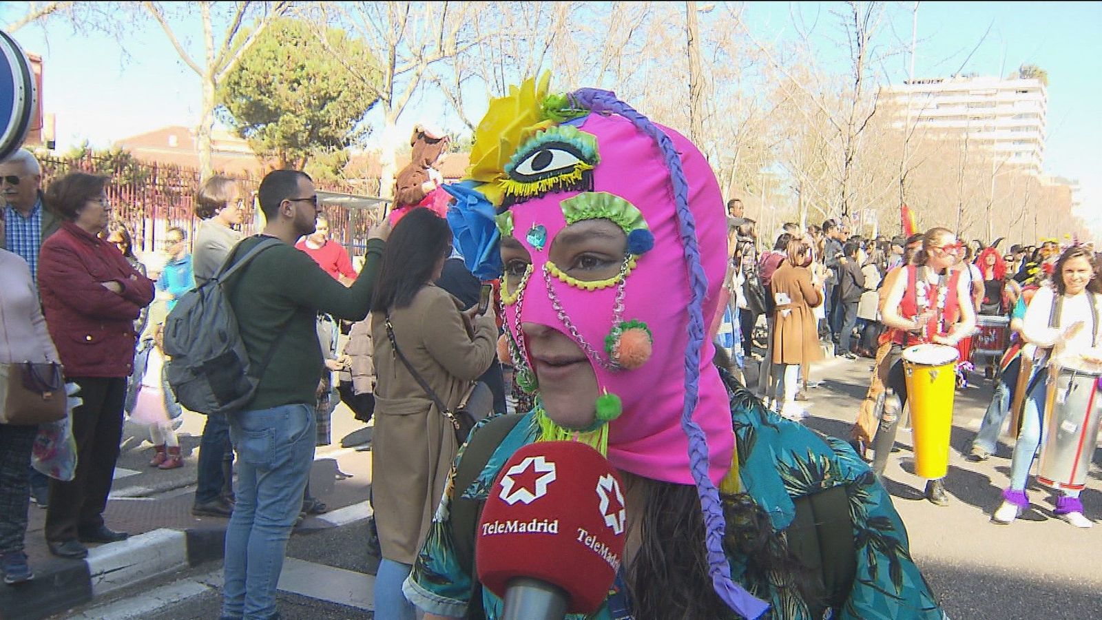 Prosperidad se llena de música y color con el tradicional desfile de Carnaval