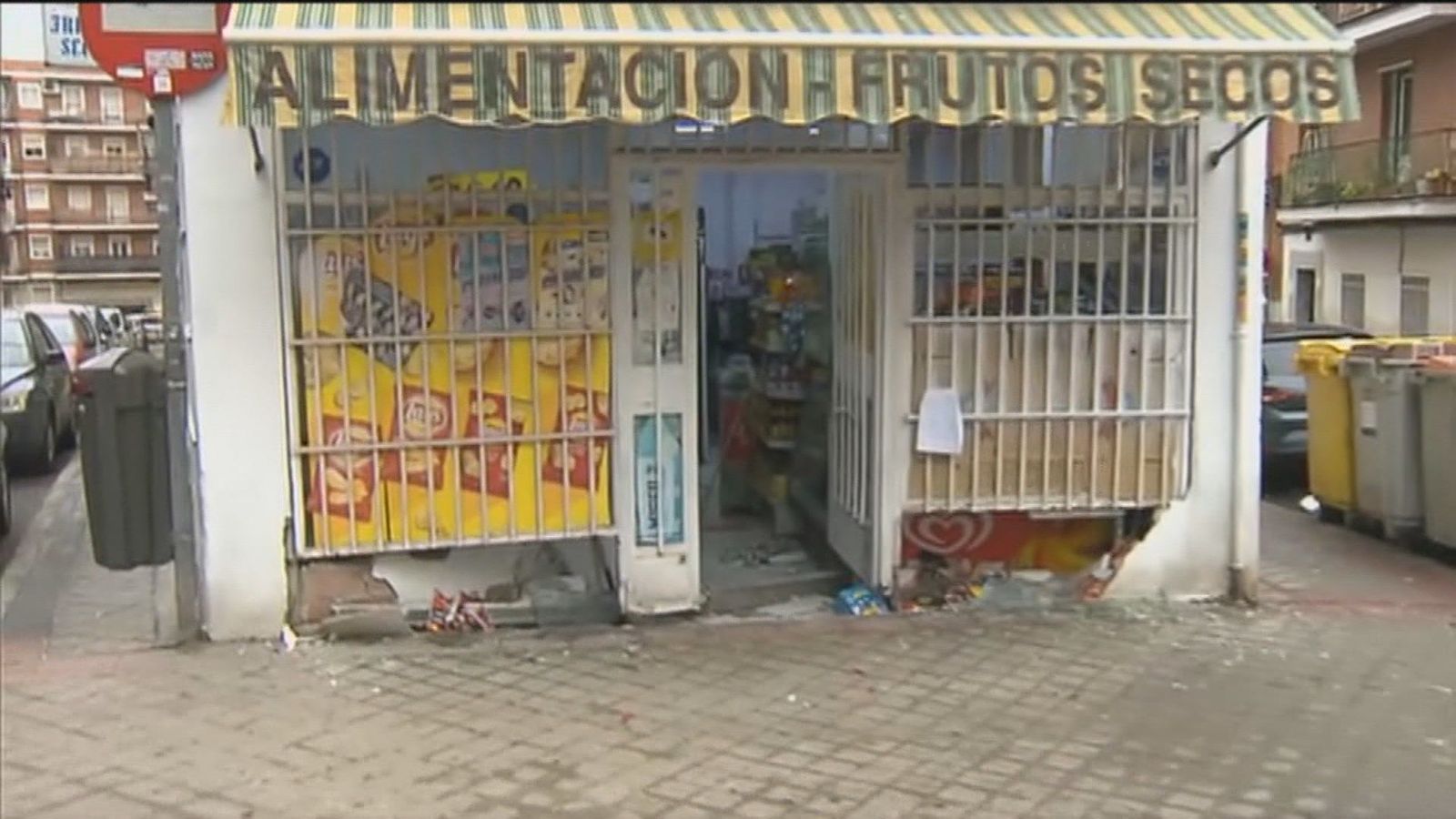 Robo con alunizaje en una pequeña tienda de alimentación del barrio del Lucero