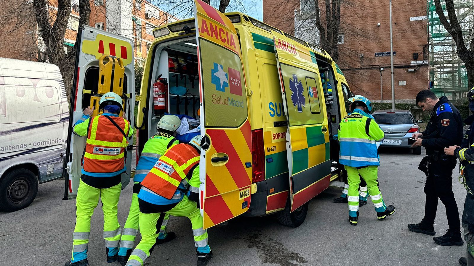 Herido grave al caer por la altura de un ascensor en construcción en Moratalaz