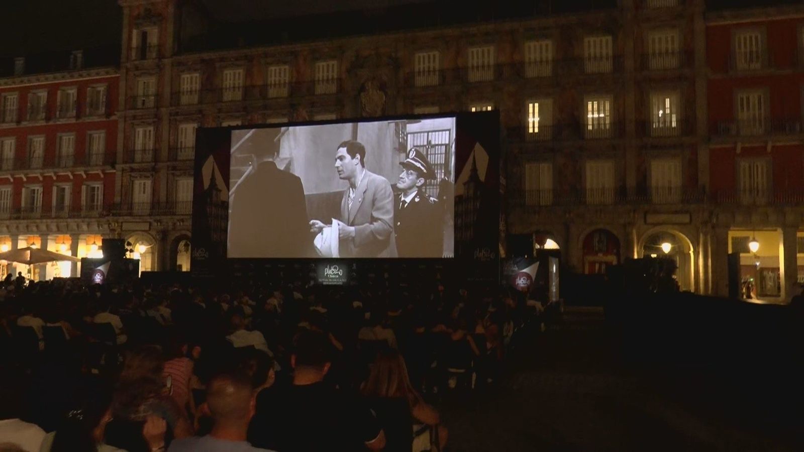 La Plaza Mayor se transforma en un cine de verano al aire libre con grandes clásicos españoles
