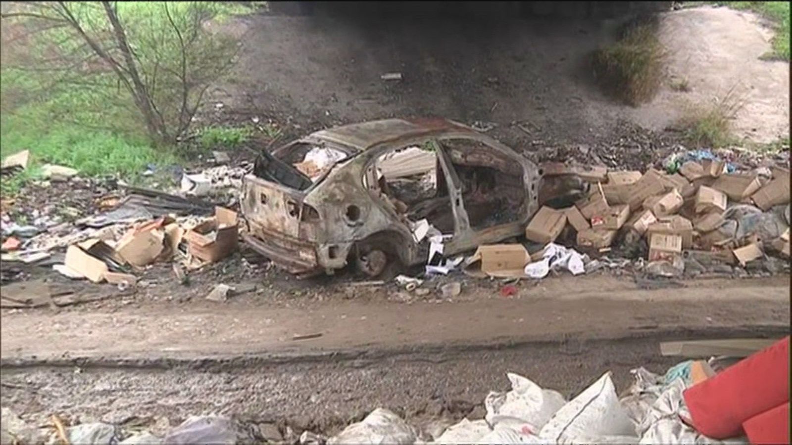 El río Guadarrama se ha convertido en un vertedero lleno de basura