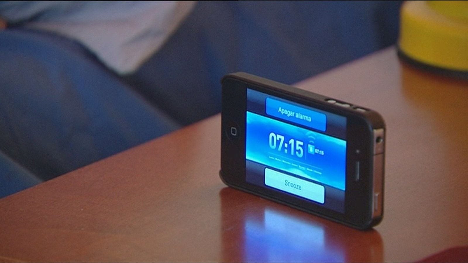 Despertarse con música o con la alarma del reloj... ¿Qué es mejor?