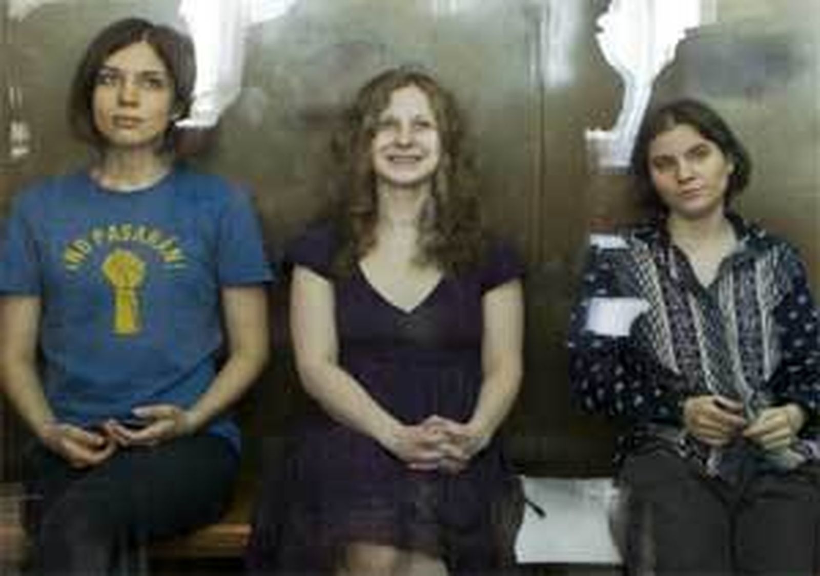 La Justicia rusa deja en libertad a una de las integrantes de Pussy Riot