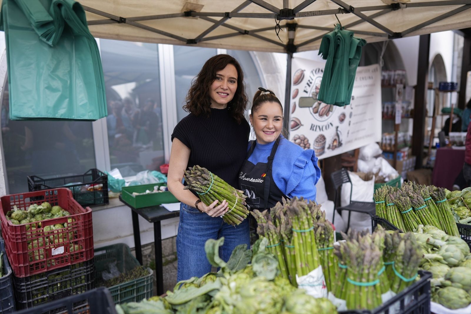 Ayuso pone en valor la calidad de los productos de proximidad de la región en el Día del Mercado de la Cámara Agraria