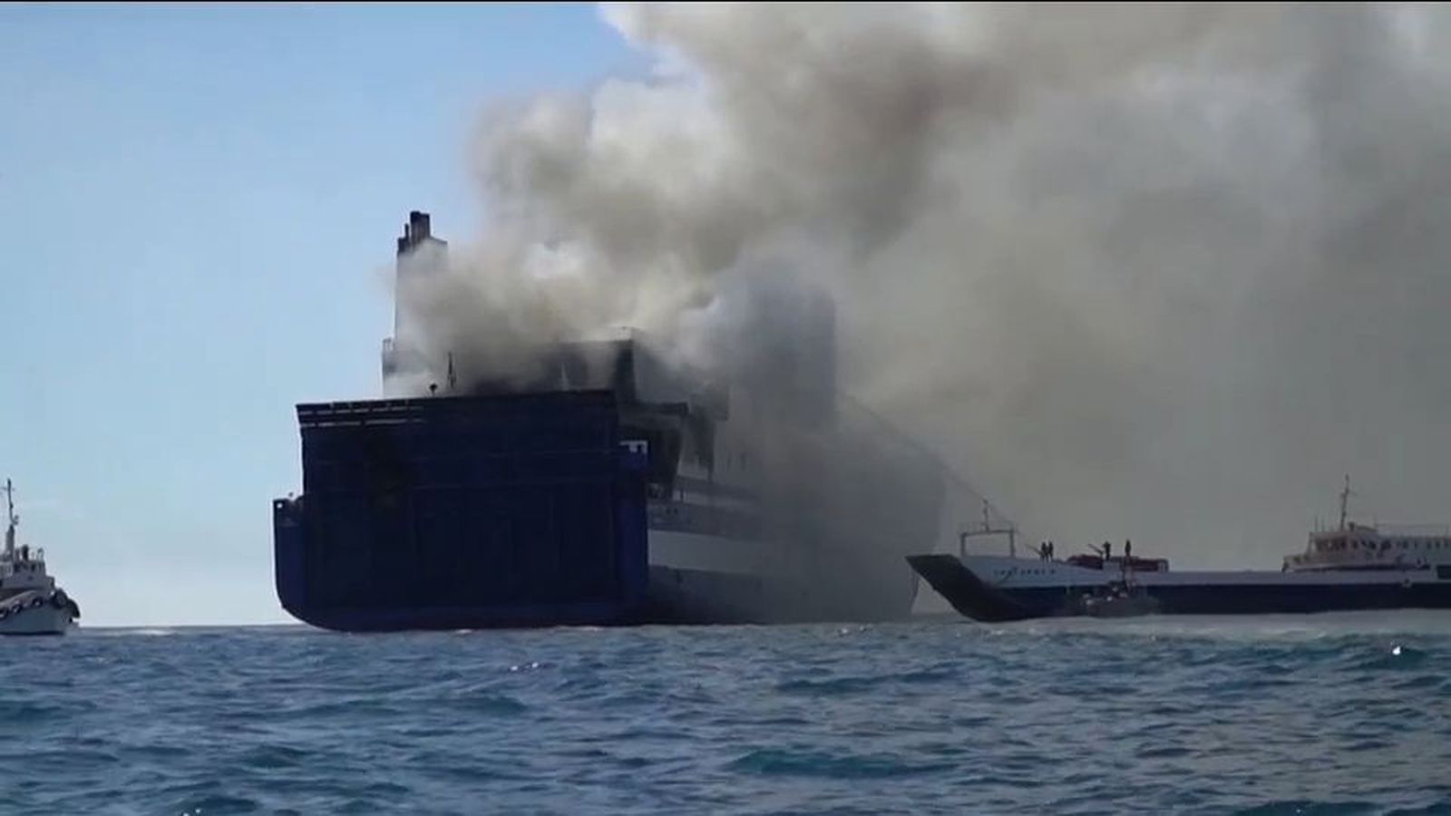 Incendio de un ferry en Grecia: continúa la búsqueda de once desaparecidos
