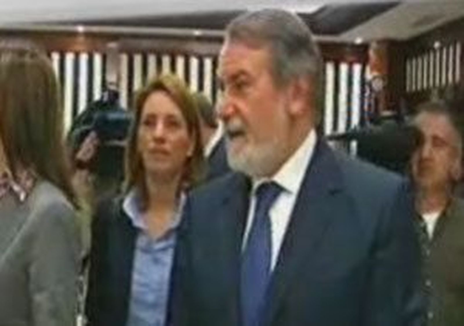 Mayor Oreja sufre contusiones tras caer de la bicicleta en el monte Abantos
