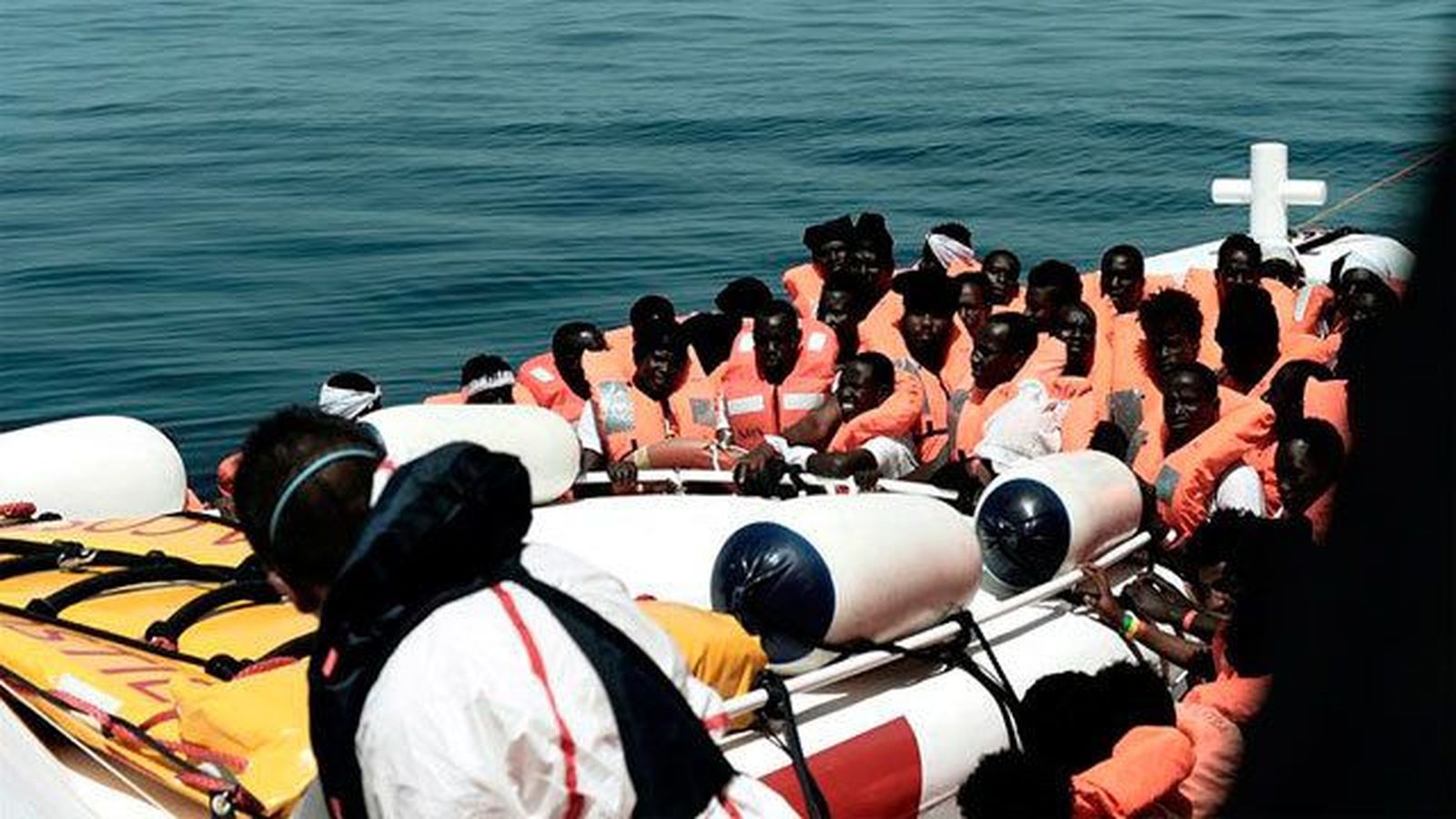 Los migrantes del Aquarius llegarán al puerto de Valencia la mañana del domingo