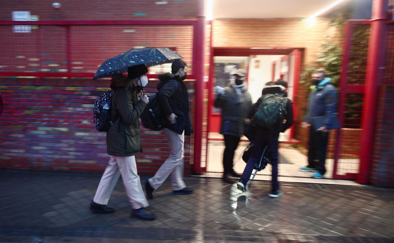 Los colegios de Madrid enfrentan los contratiempos sanitarios y meteorológicos