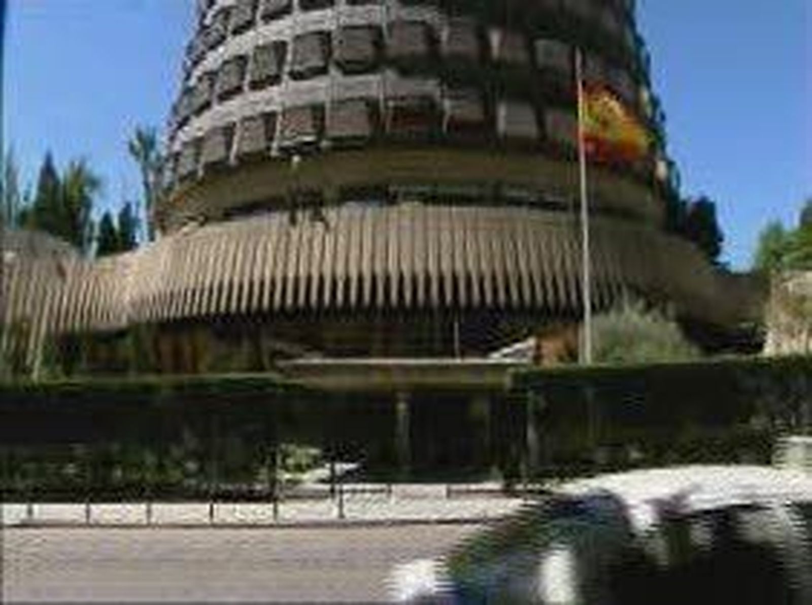 Bono da de plazo al PSOE y al PP hasta el 30 de junio para renovar el Constitucional