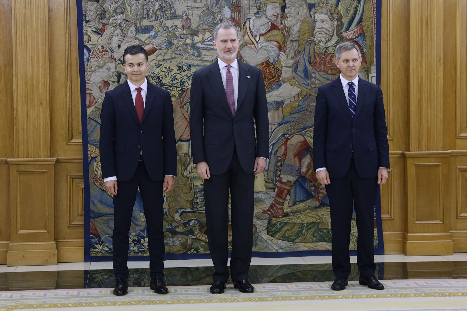 Los dos nuevos ministros prometen su cargo ante el rey en Zarzuela