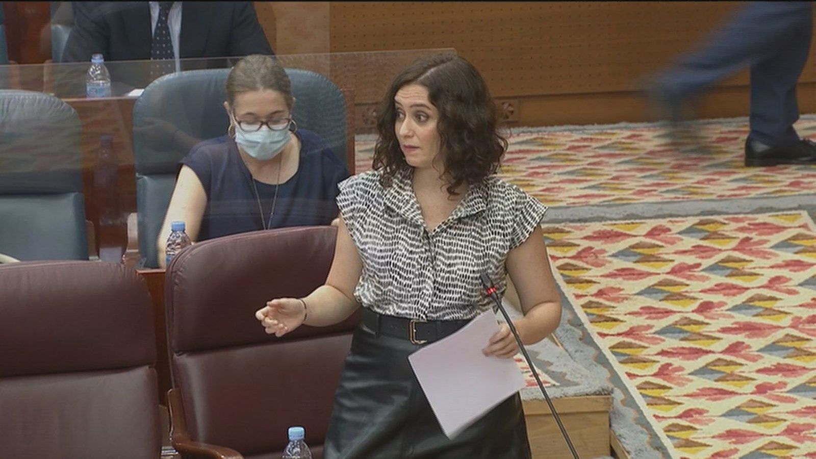 Ayuso pide que “nos centremos en crear más empleo” y no en debates “baratos y estúpidos”