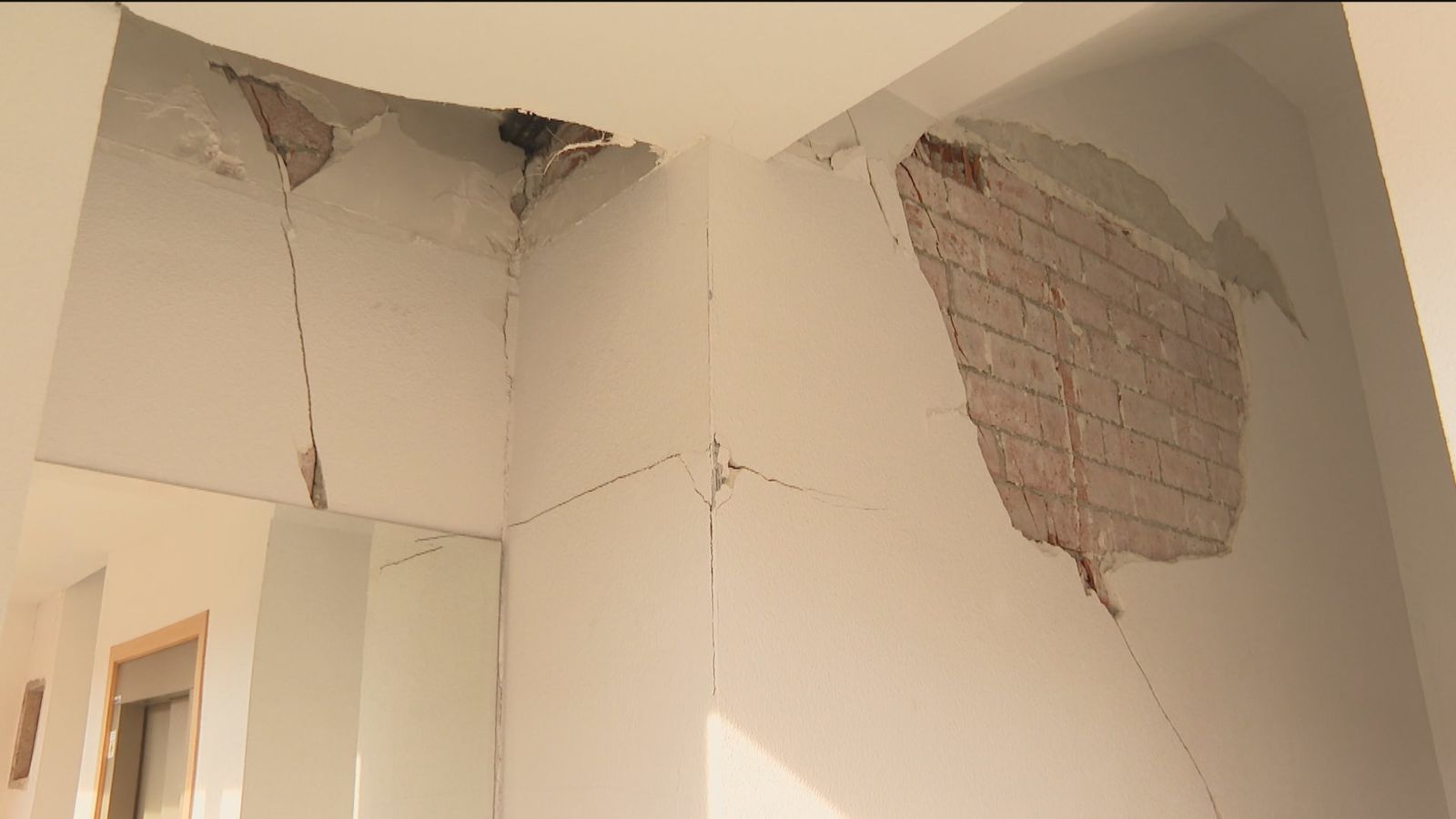 Interior de uno de los edificios afectados por la infraestructura de la línea 7B de Metro
