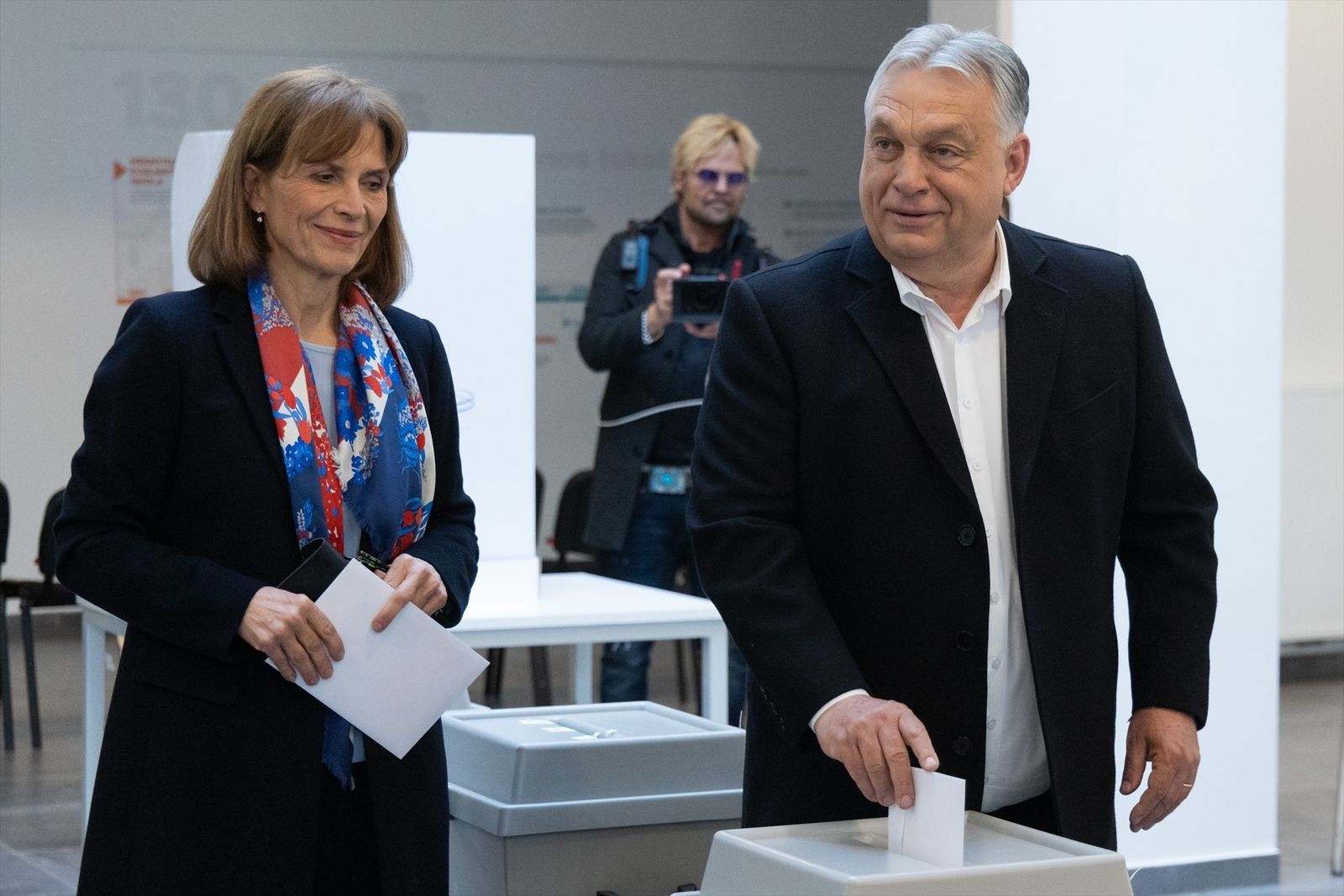 Viktor Orbán votando en las elecciones presidenciales de 2026
