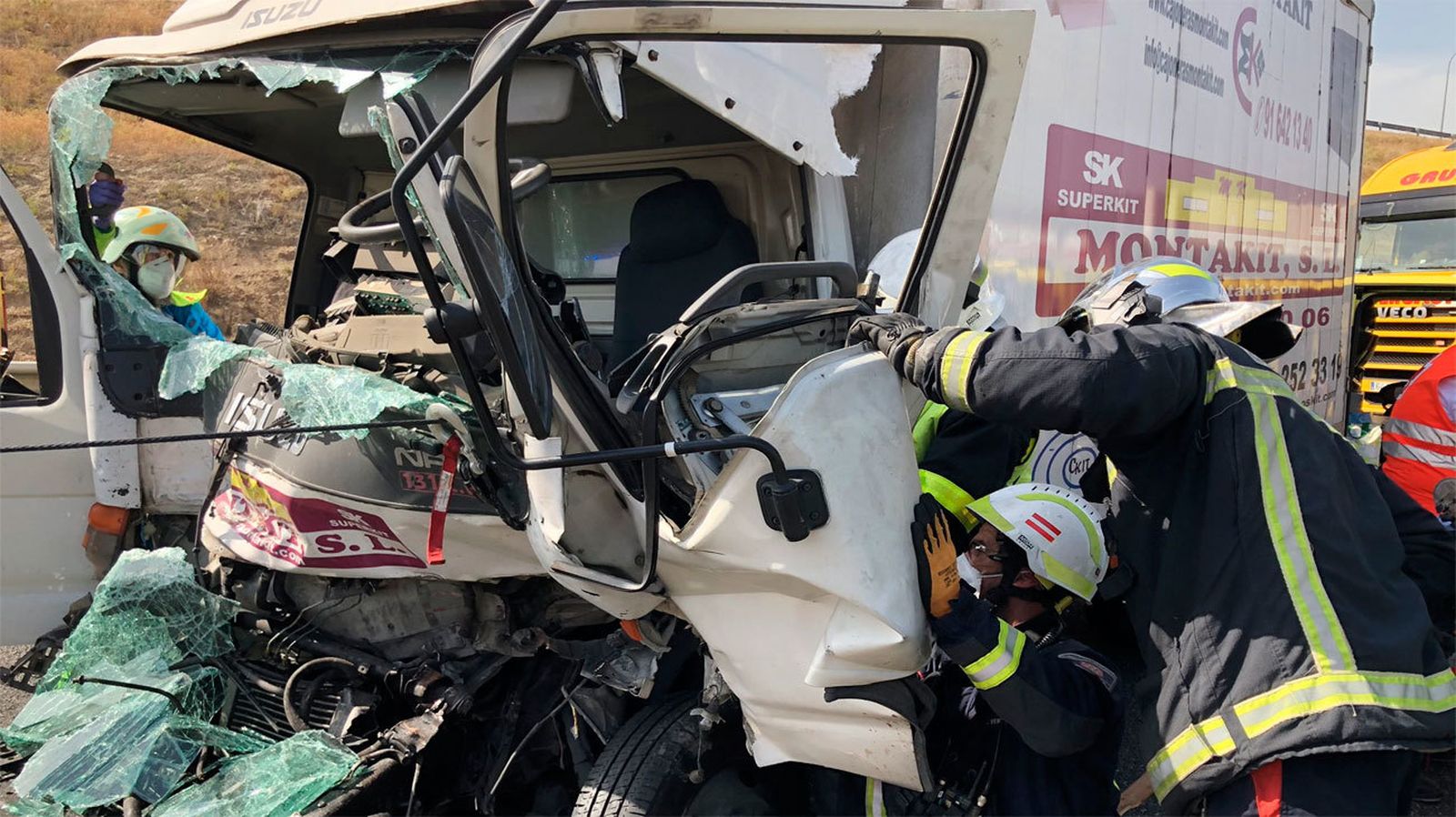 Un herido grave al chocar dos camiones en la M-50
